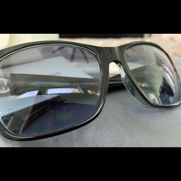 Michael Kors MK6003 Salzburg Sunglasses Case/Cloth - Picture 2 of 4